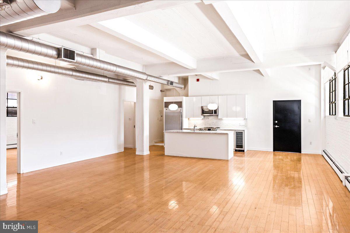 OLD CITY - Commercial Sale