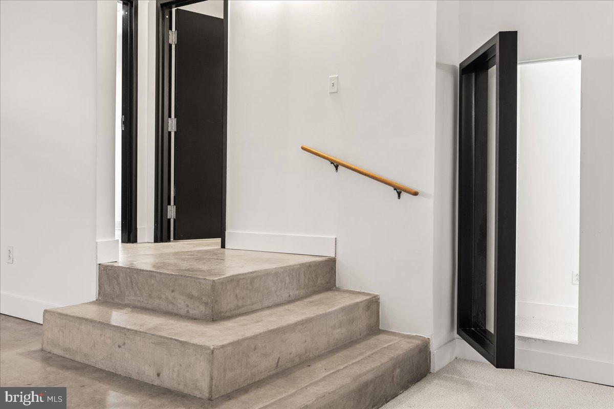 OLD CITY - Commercial Sale