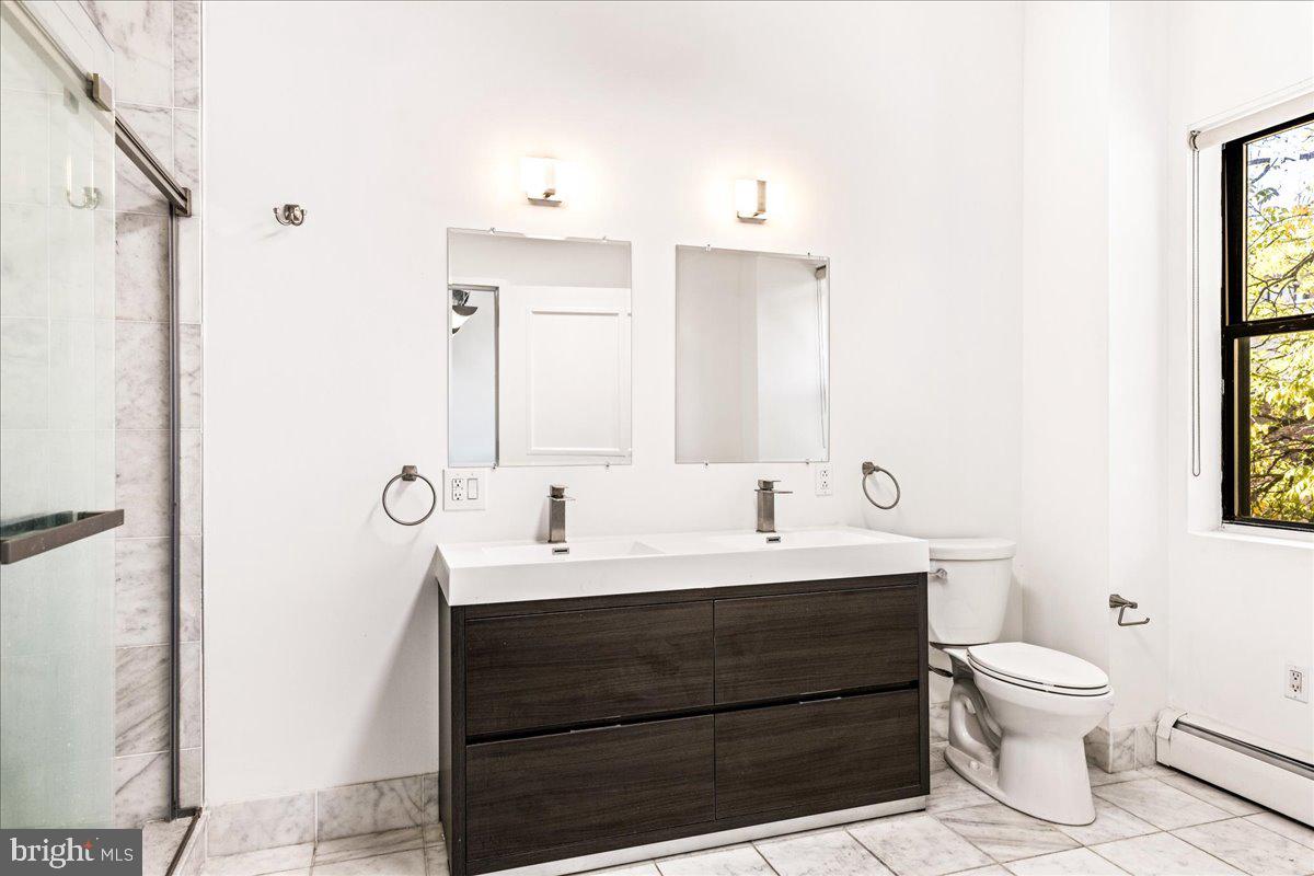 OLD CITY - Commercial Sale