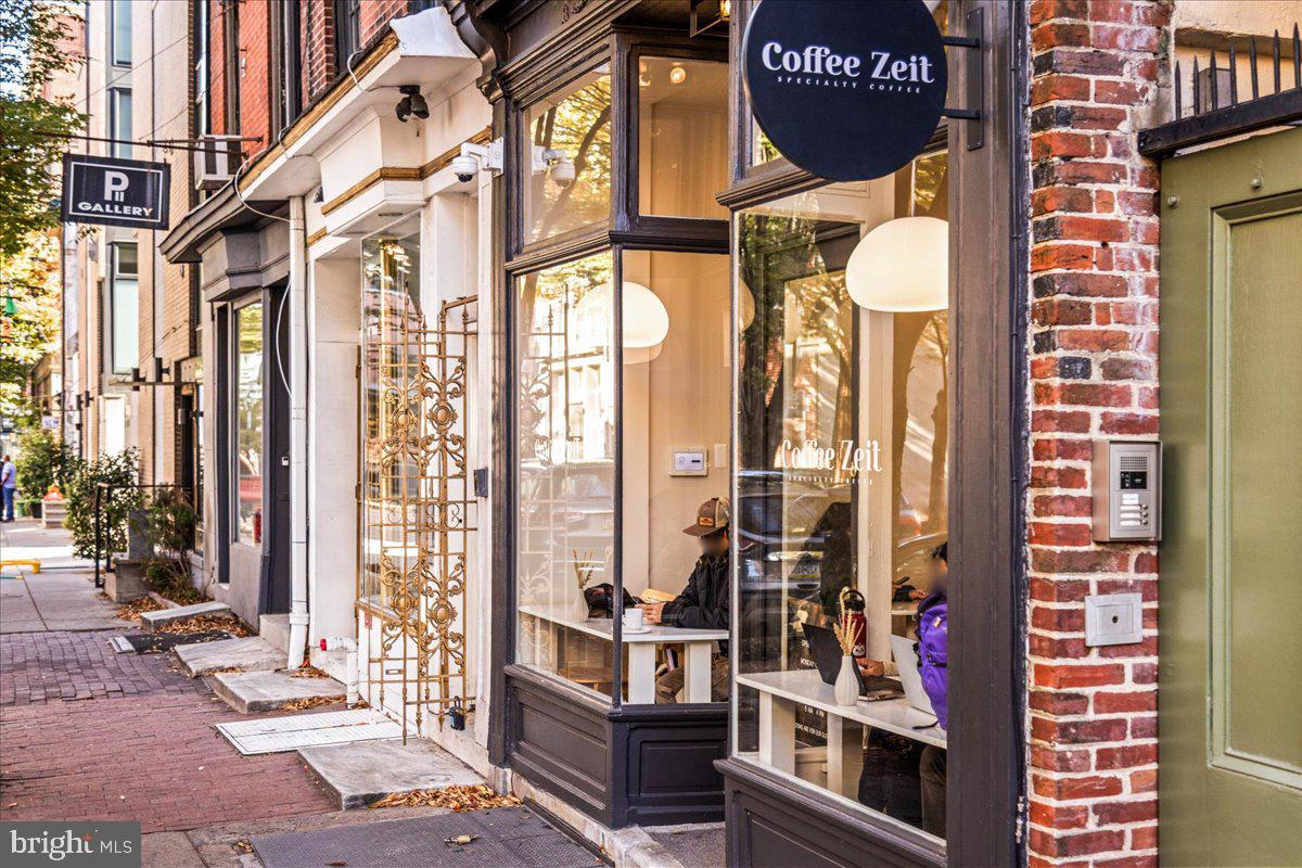 OLD CITY - Commercial Sale