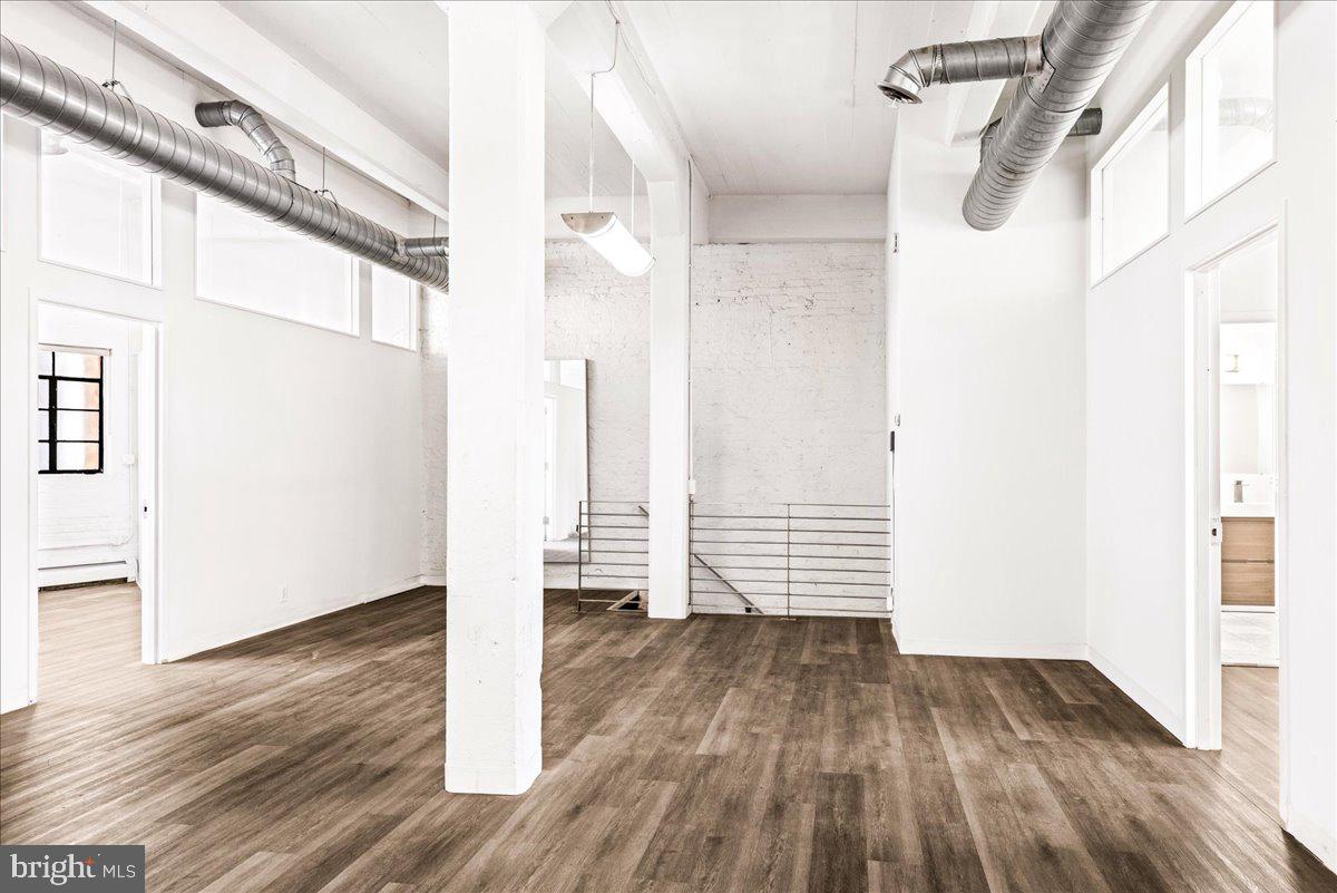 OLD CITY - Commercial Sale