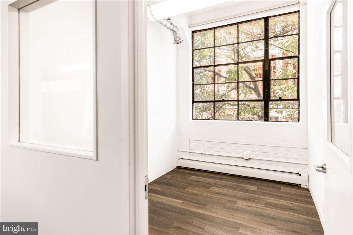 OLD CITY - Commercial Sale