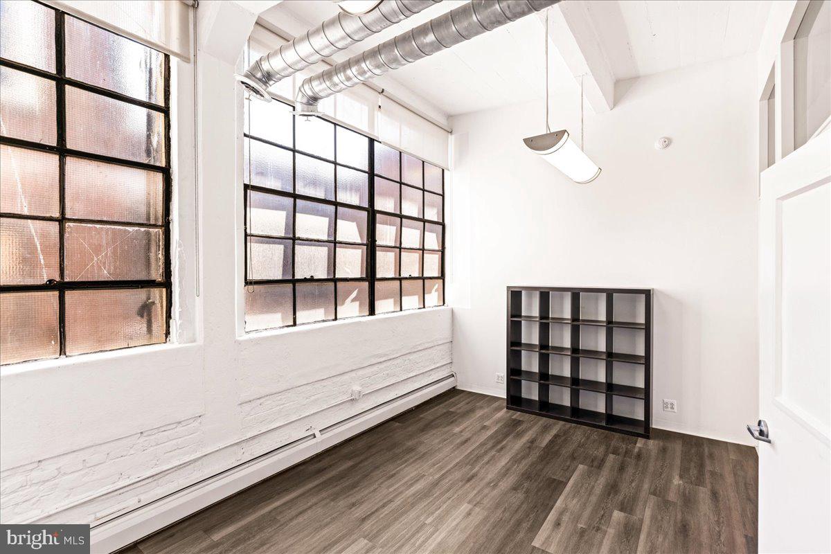 OLD CITY - Commercial Sale