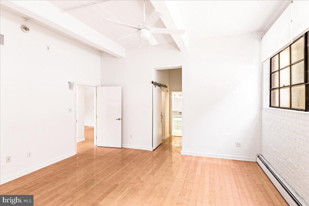 OLD CITY - Commercial Sale