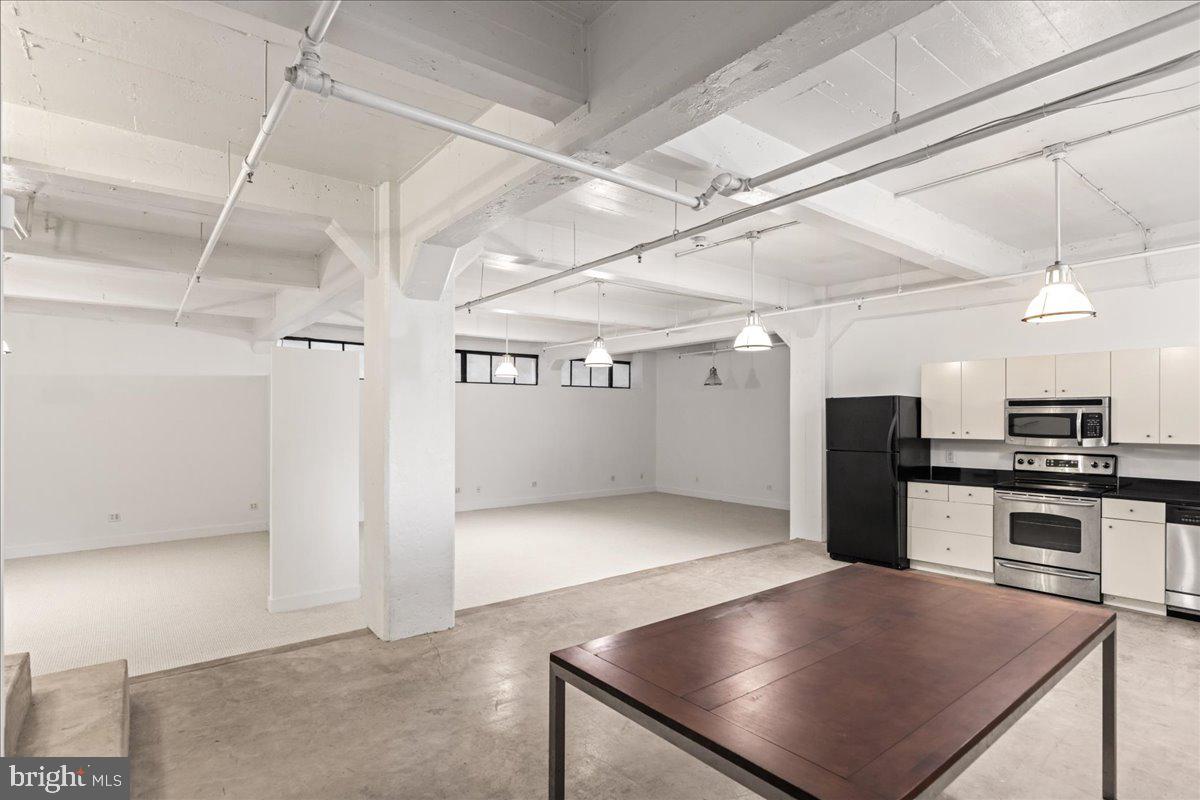 OLD CITY - Commercial Sale