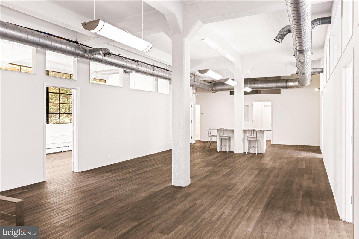 OLD CITY - Commercial Sale