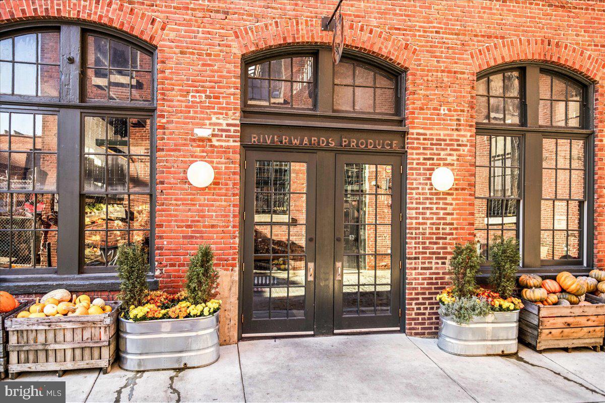 OLD CITY - Commercial Sale