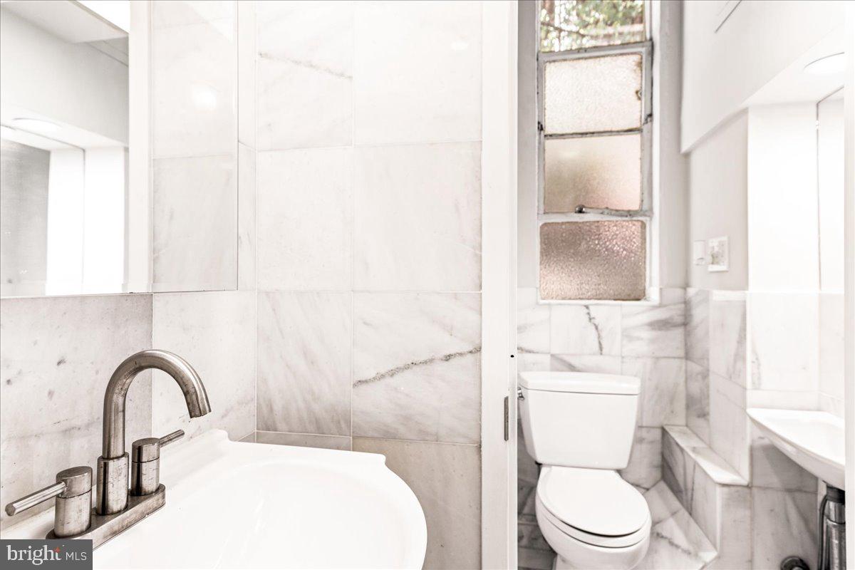 OLD CITY - Commercial Sale