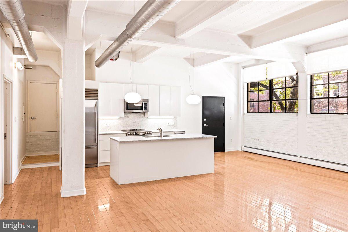 OLD CITY - Commercial Sale