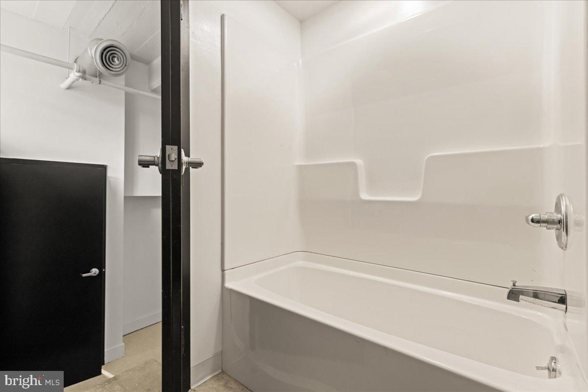 OLD CITY - Commercial Sale