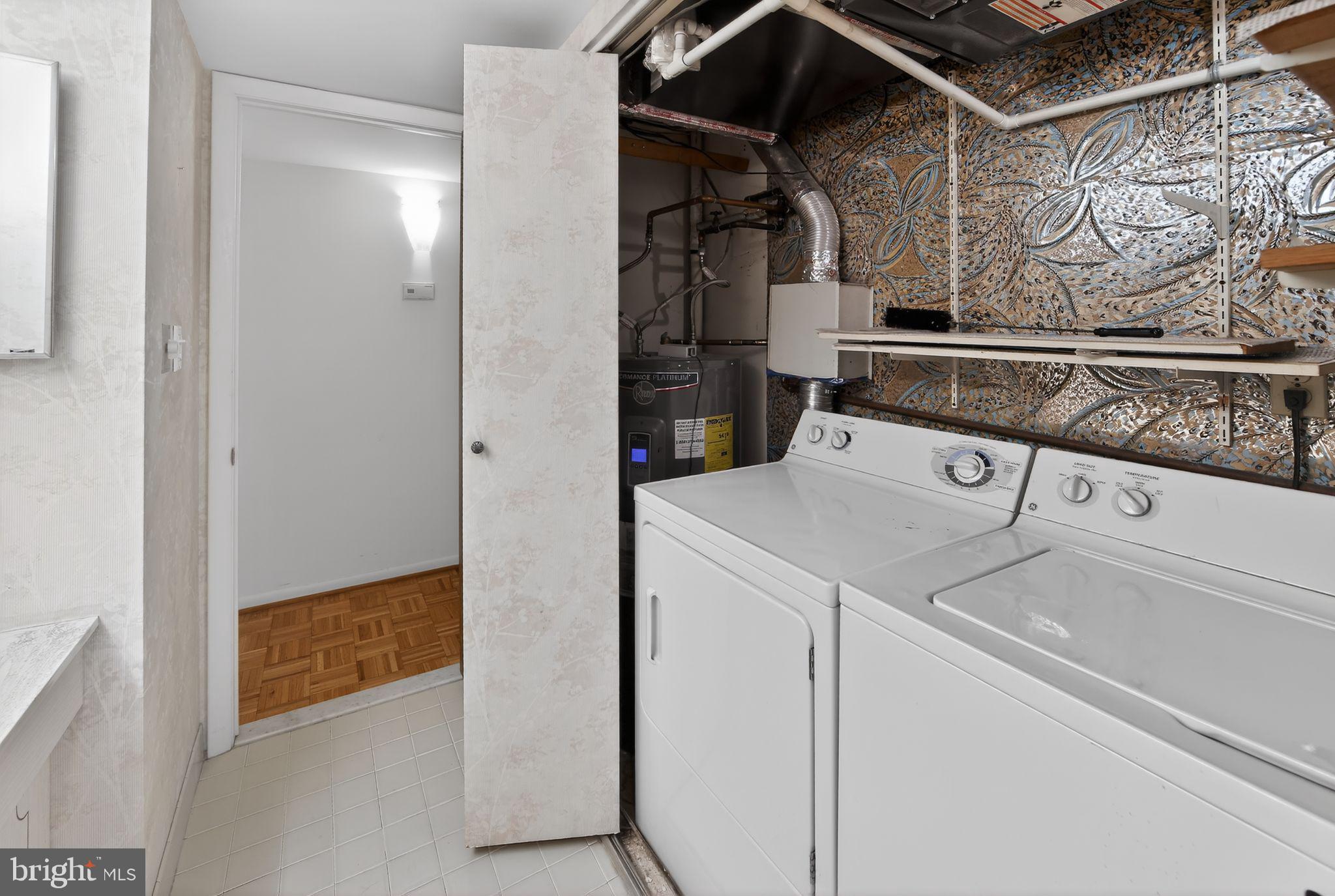 VALLEY FORGE TOWER - Residential