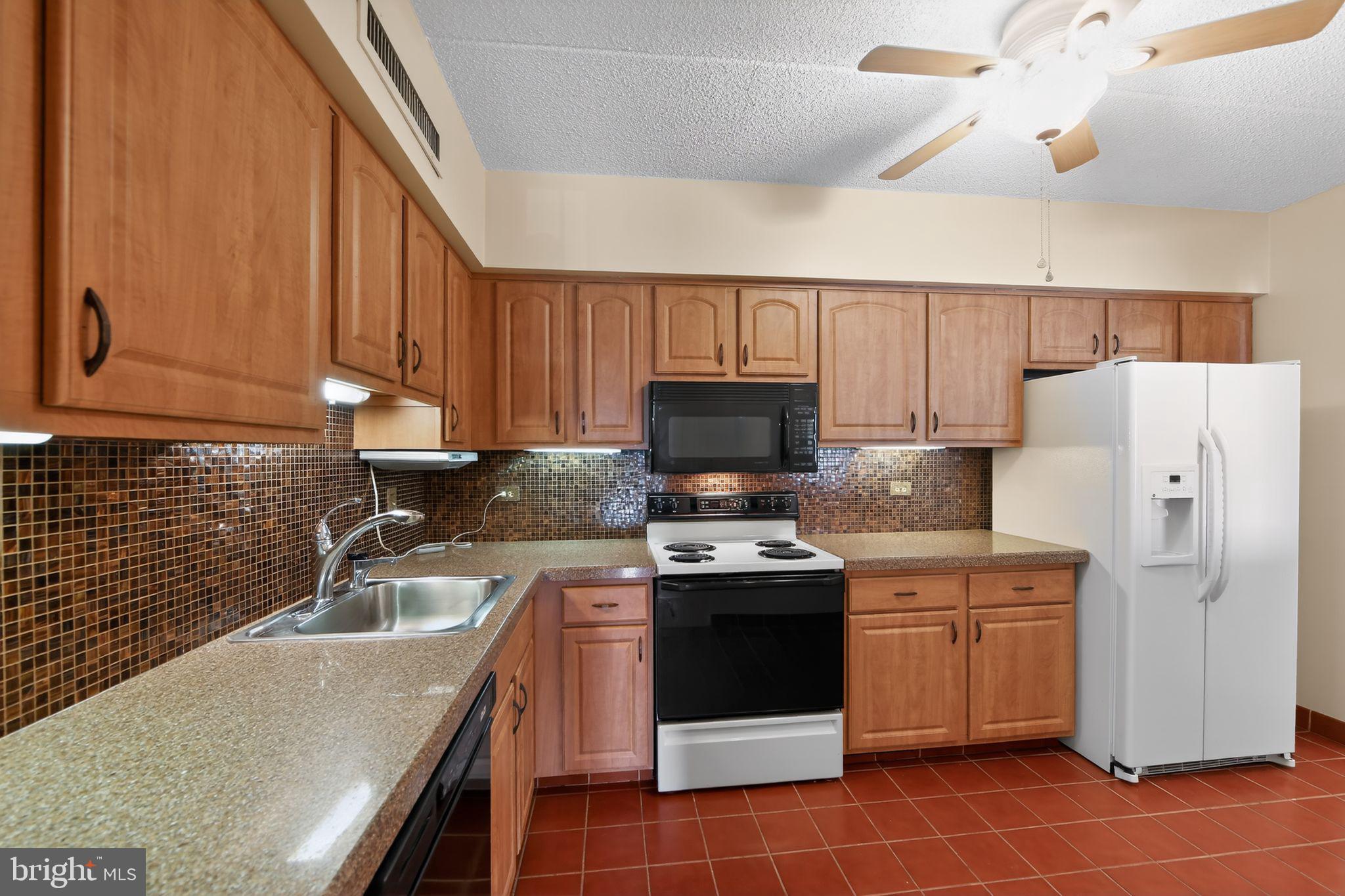 VALLEY FORGE TOWER - Residential