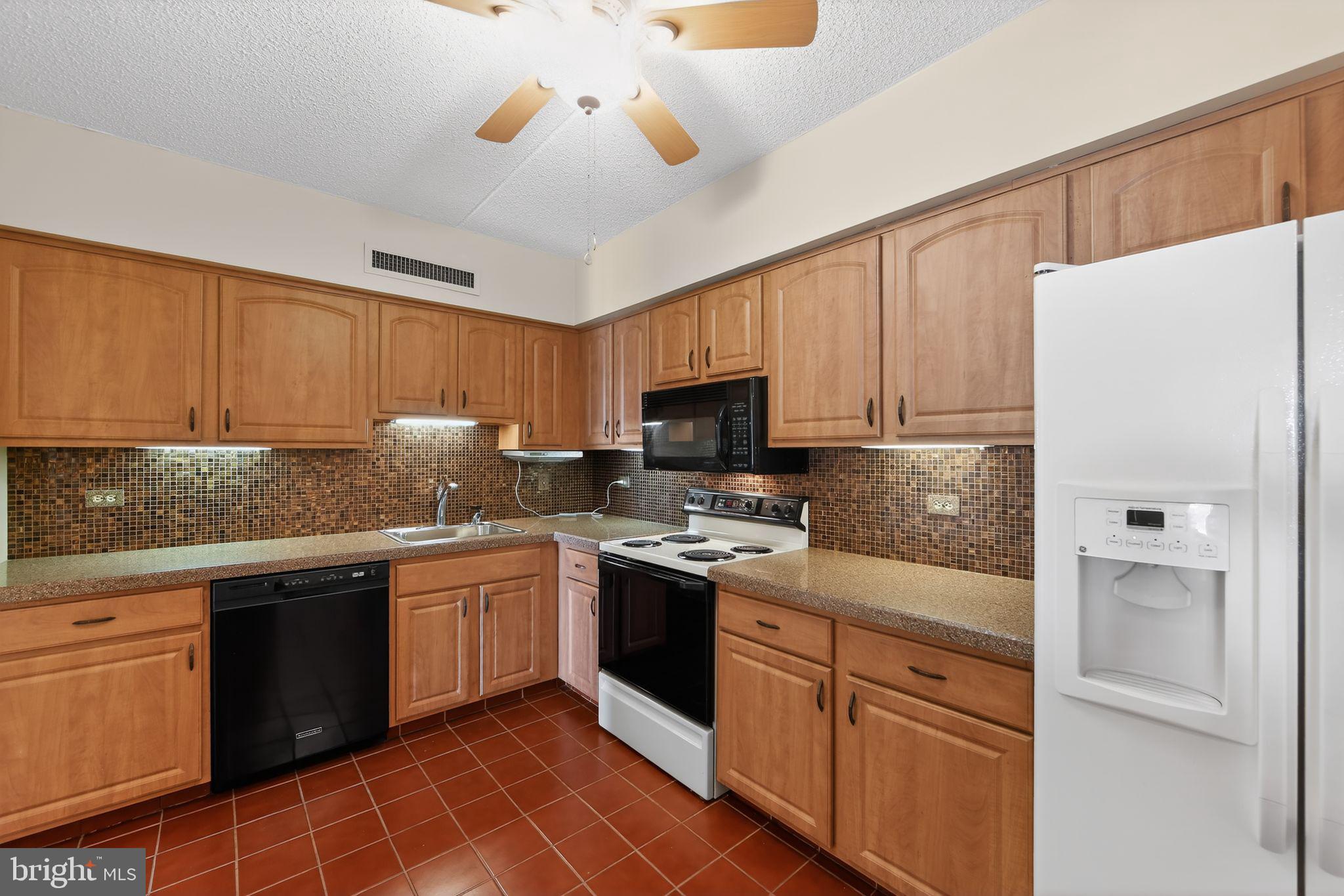 VALLEY FORGE TOWER - Residential