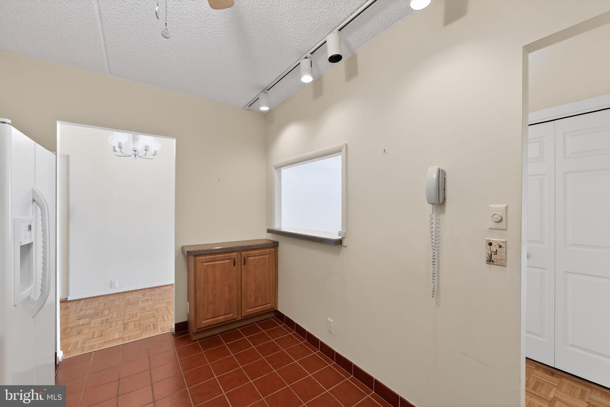 VALLEY FORGE TOWER - Residential