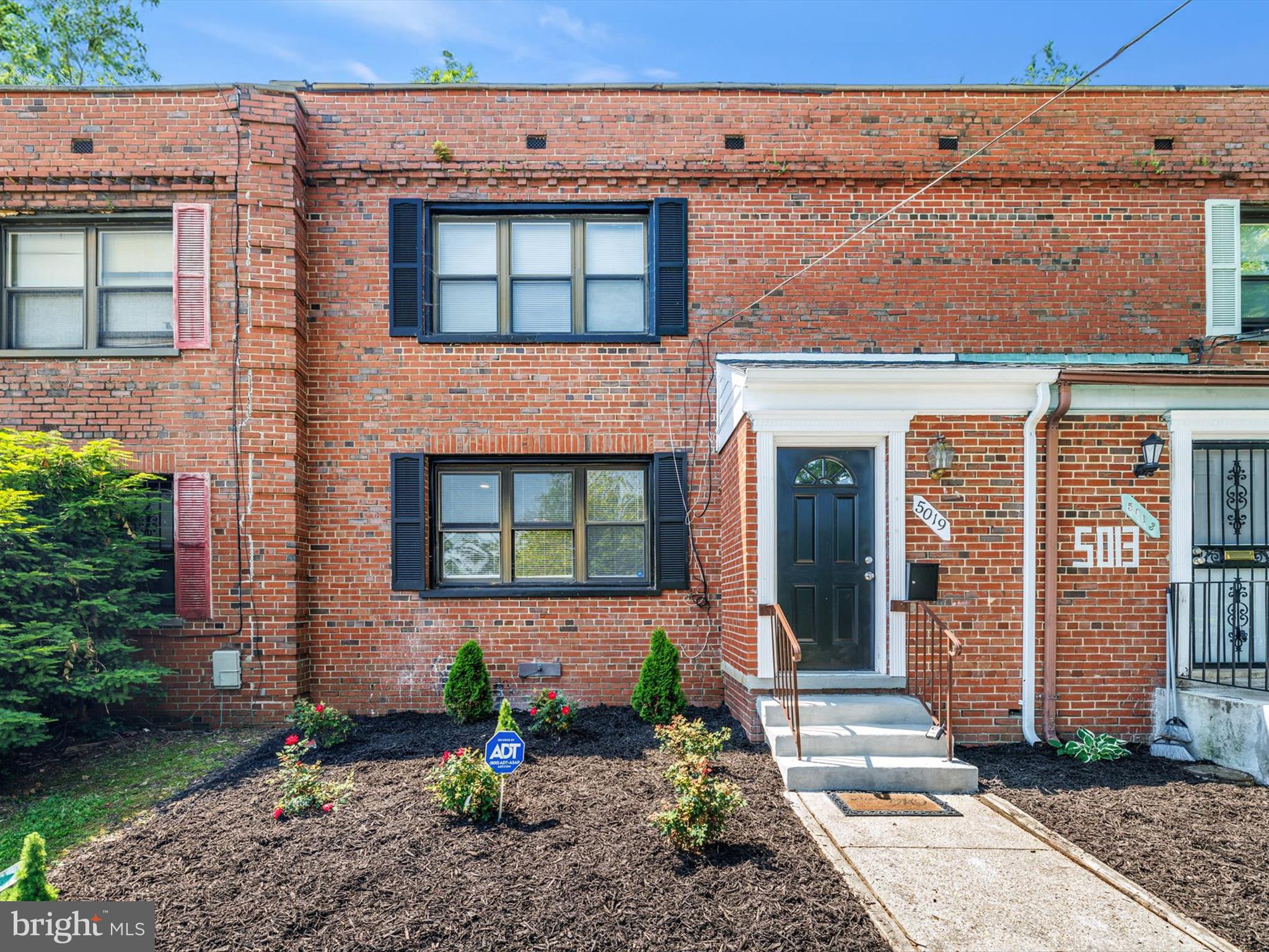 5019 JUST STREET NE