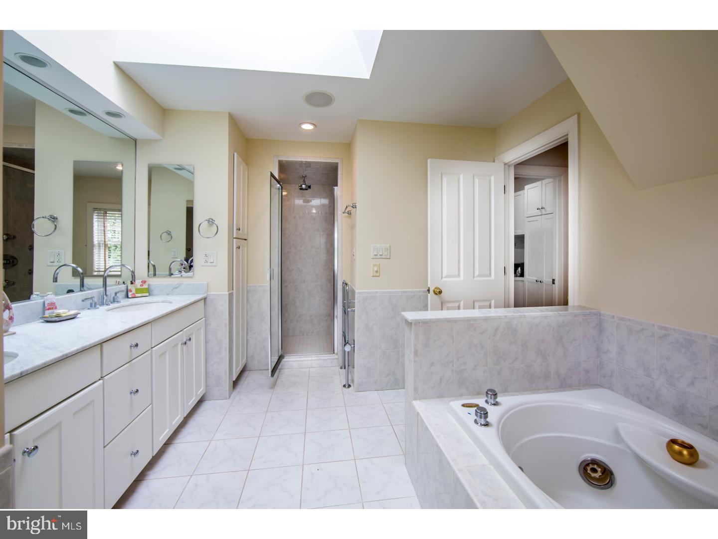 GLADWYNE - Residential