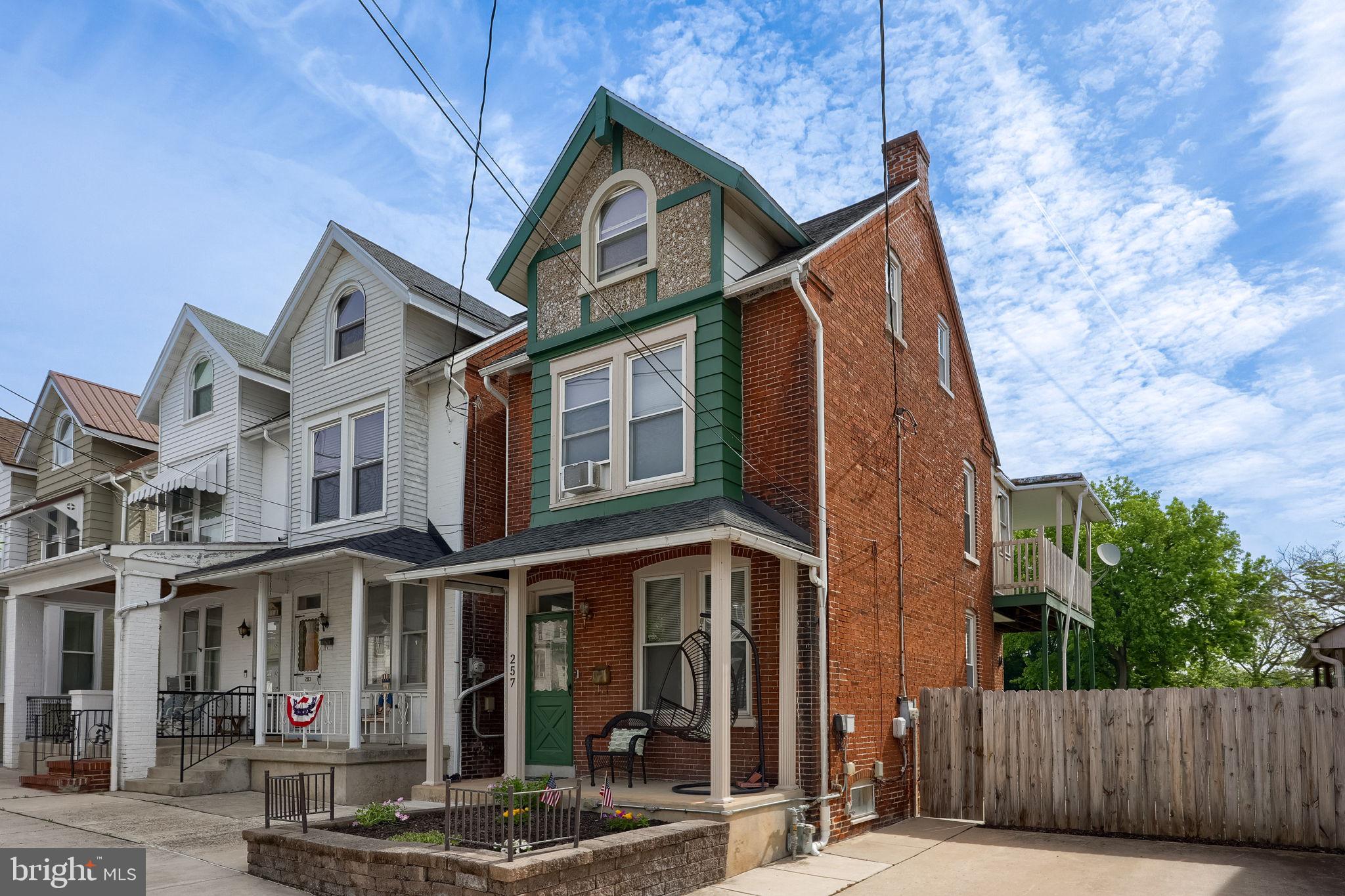 257 S 8TH STREET 259