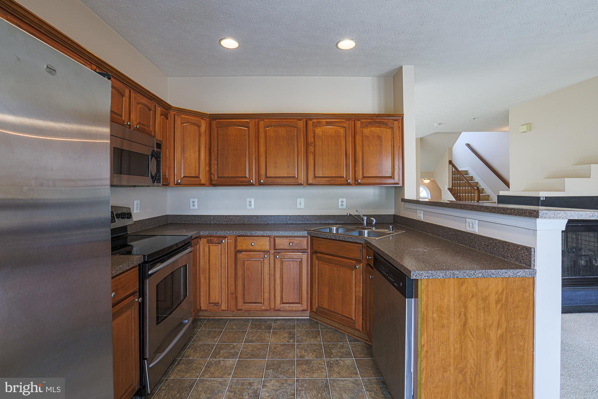 VILLAGE OF MILL RUN - Residential