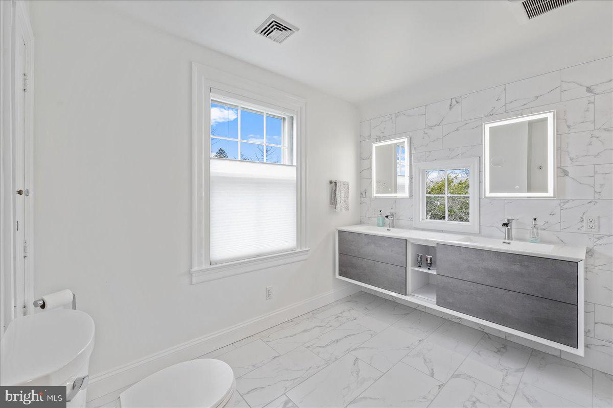 SOUTH WAYNE - Residential
