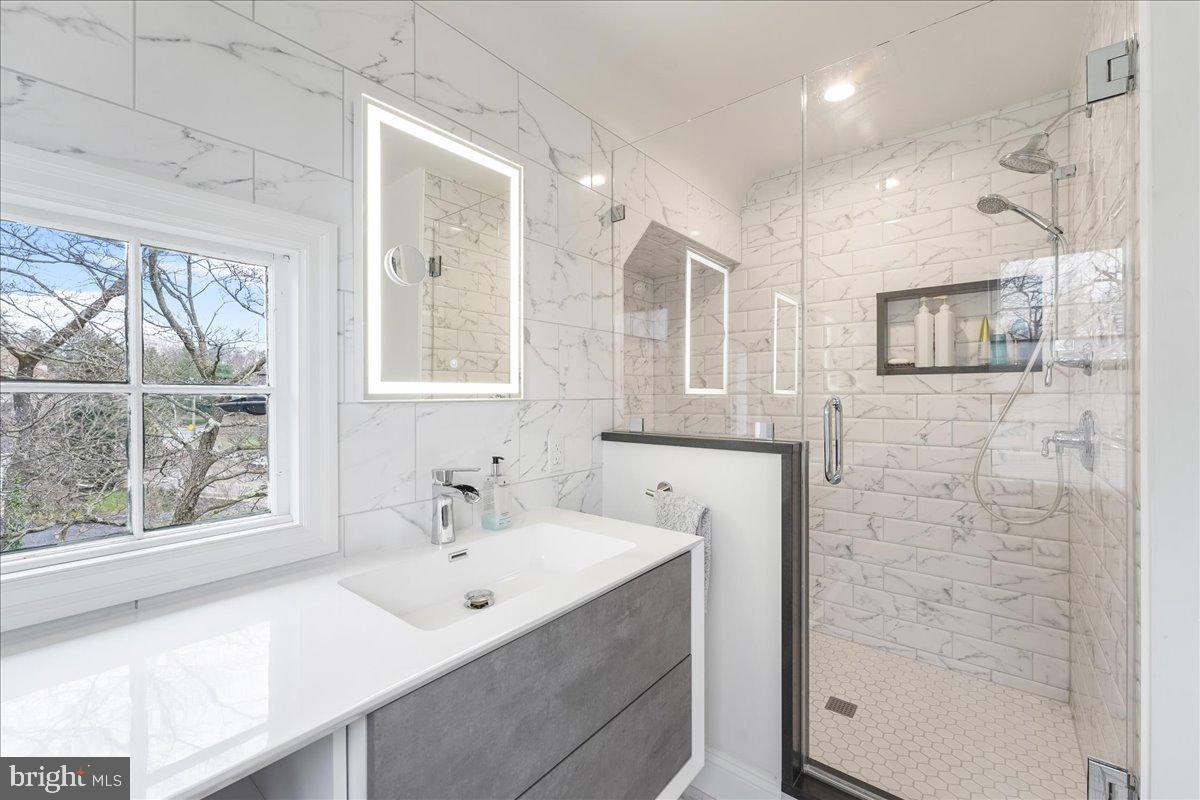 SOUTH WAYNE - Residential