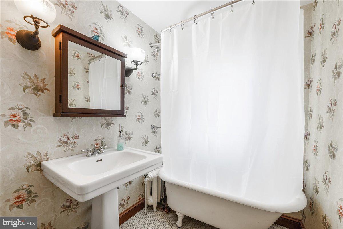 SOUTH WAYNE - Residential