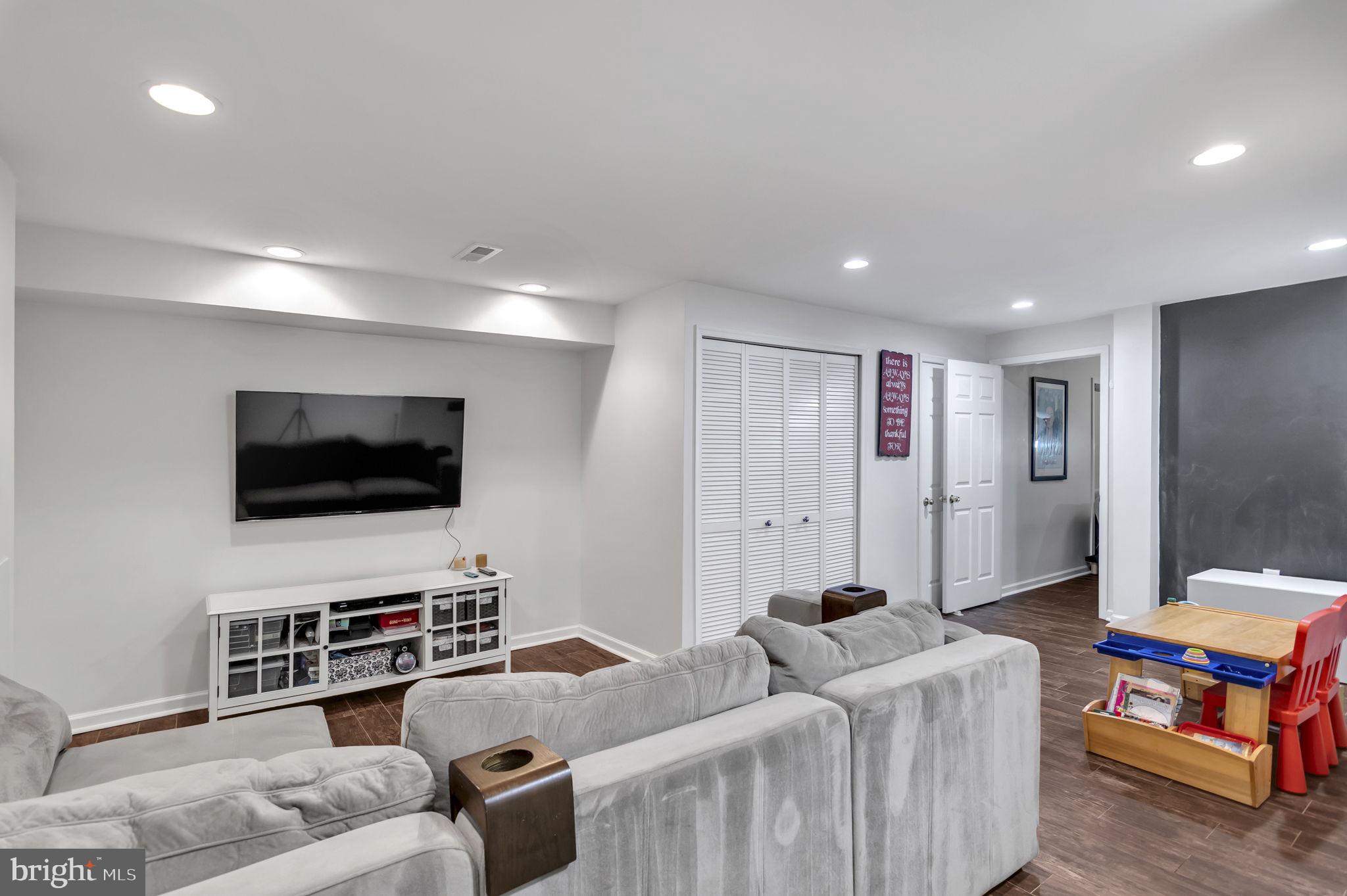 WOODSTONE - Residential