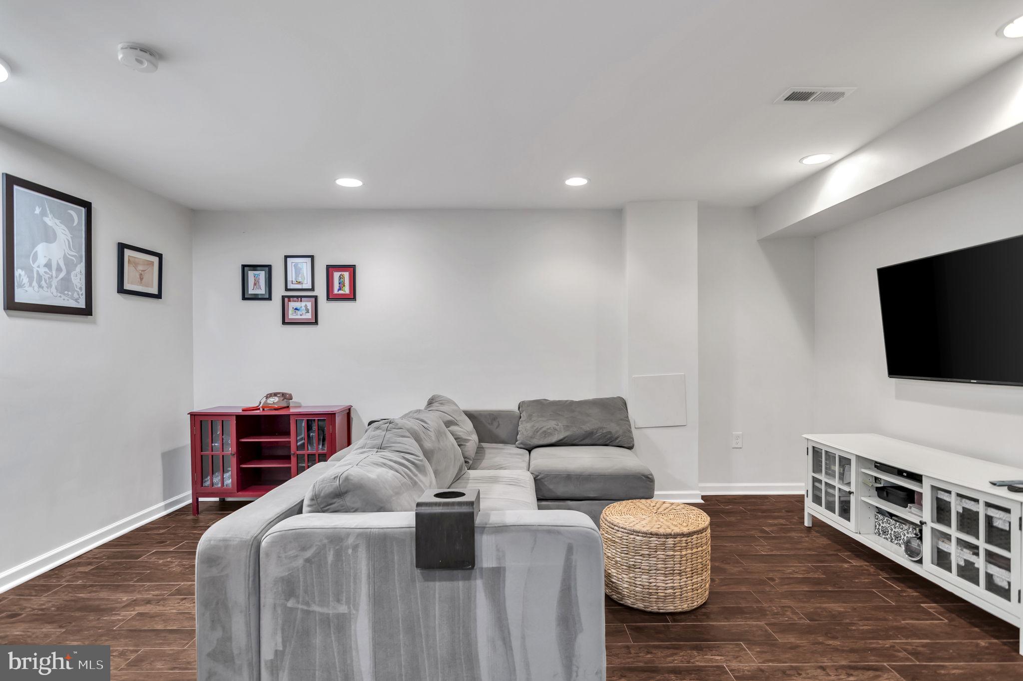 WOODSTONE - Residential