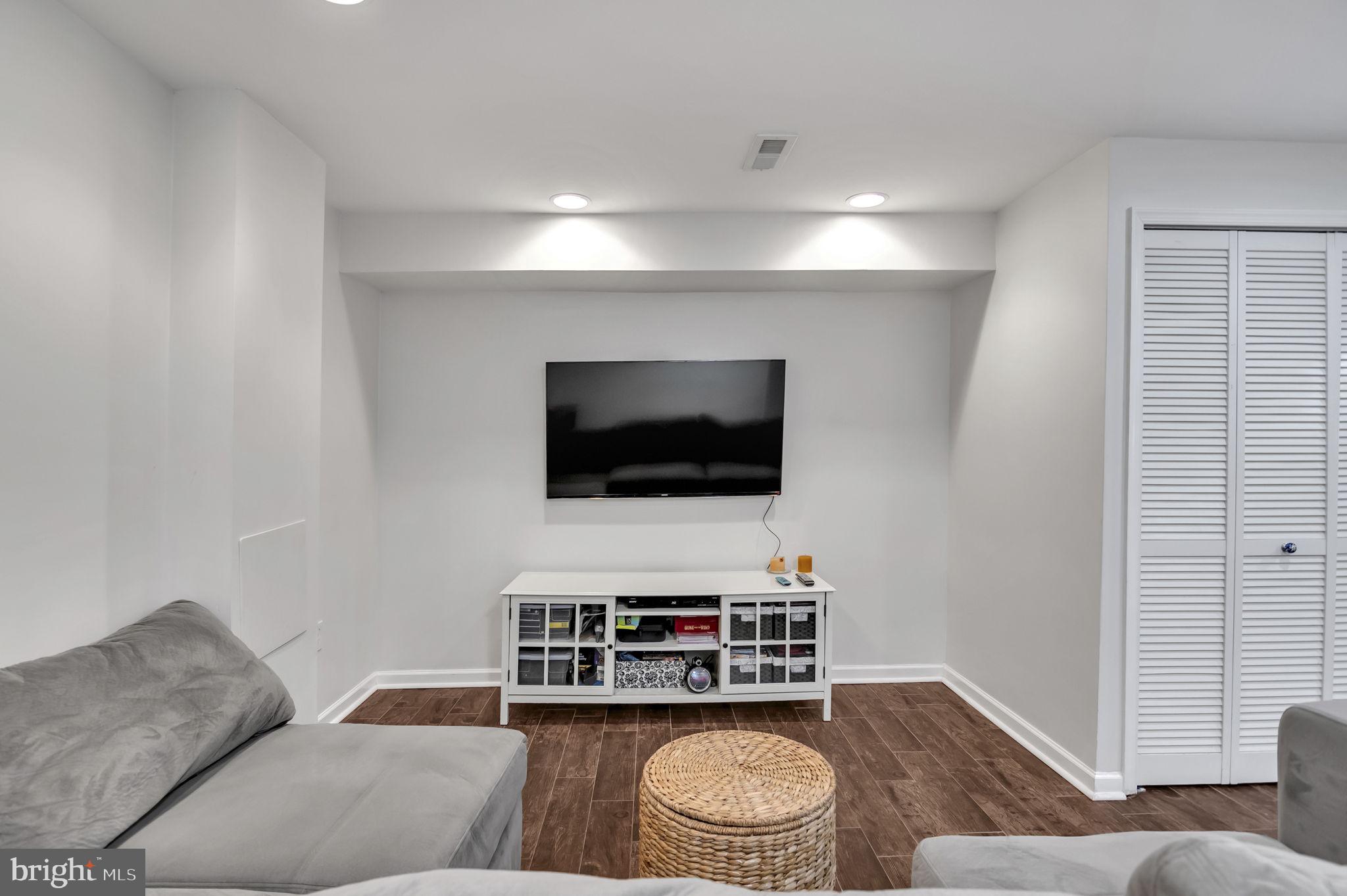 WOODSTONE - Residential