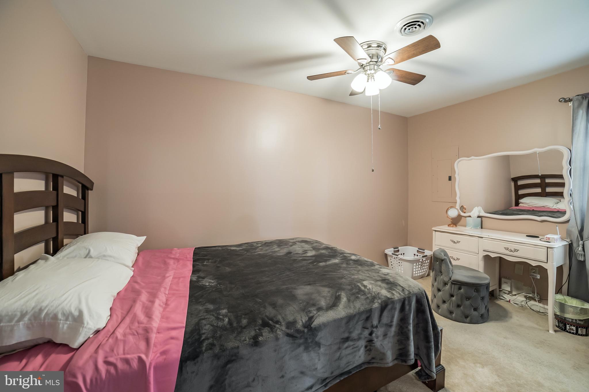 LONDONTOWN - Residential