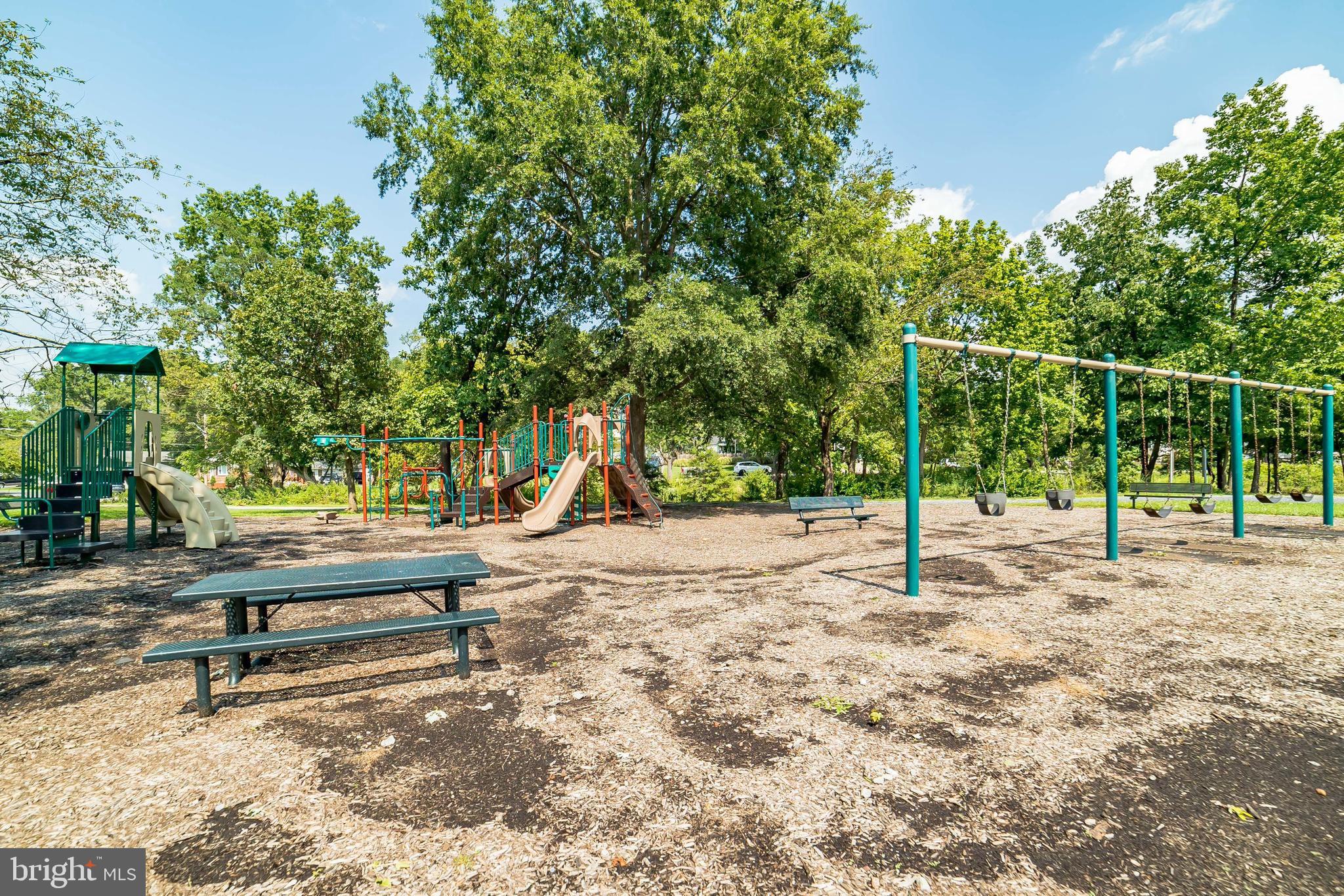 LONDONTOWN - Residential