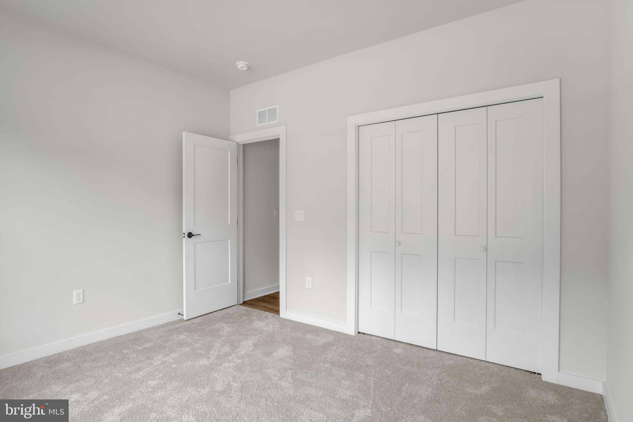 ROCKVILLE ESTATES - Residential