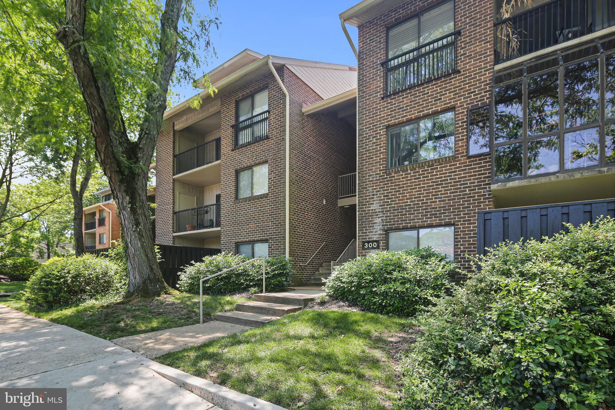 This beautiful garden-style 2-bedroom, 2-bathroom condo is located on the top floor of a charming 4-story building, offering privacy and serene treetop views. The open-concept layout is filled with natural light, featuring a spacious living area, modern kitchen, and private balcony perfect for morning coffee or evening relaxation. Both bedrooms are generously sized, with the primary suite offering an en-suite bathroom and walk-in closet. Enjoy the peaceful ambiance of garden-style living with the convenience of top-floor tranquility. Enjoy the pool during the summer months and easy access to the Rec center directly across the street!