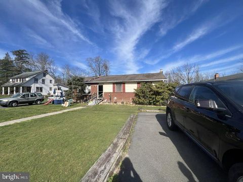 Photo of 8 Gordon Street, ALLENTOWN, NJ 08501 (MLS # NJMM2004152) Photo of 8 Gordon Street, ALLENTOWN, NJ 08501 (MLS # NJMM2004152)
