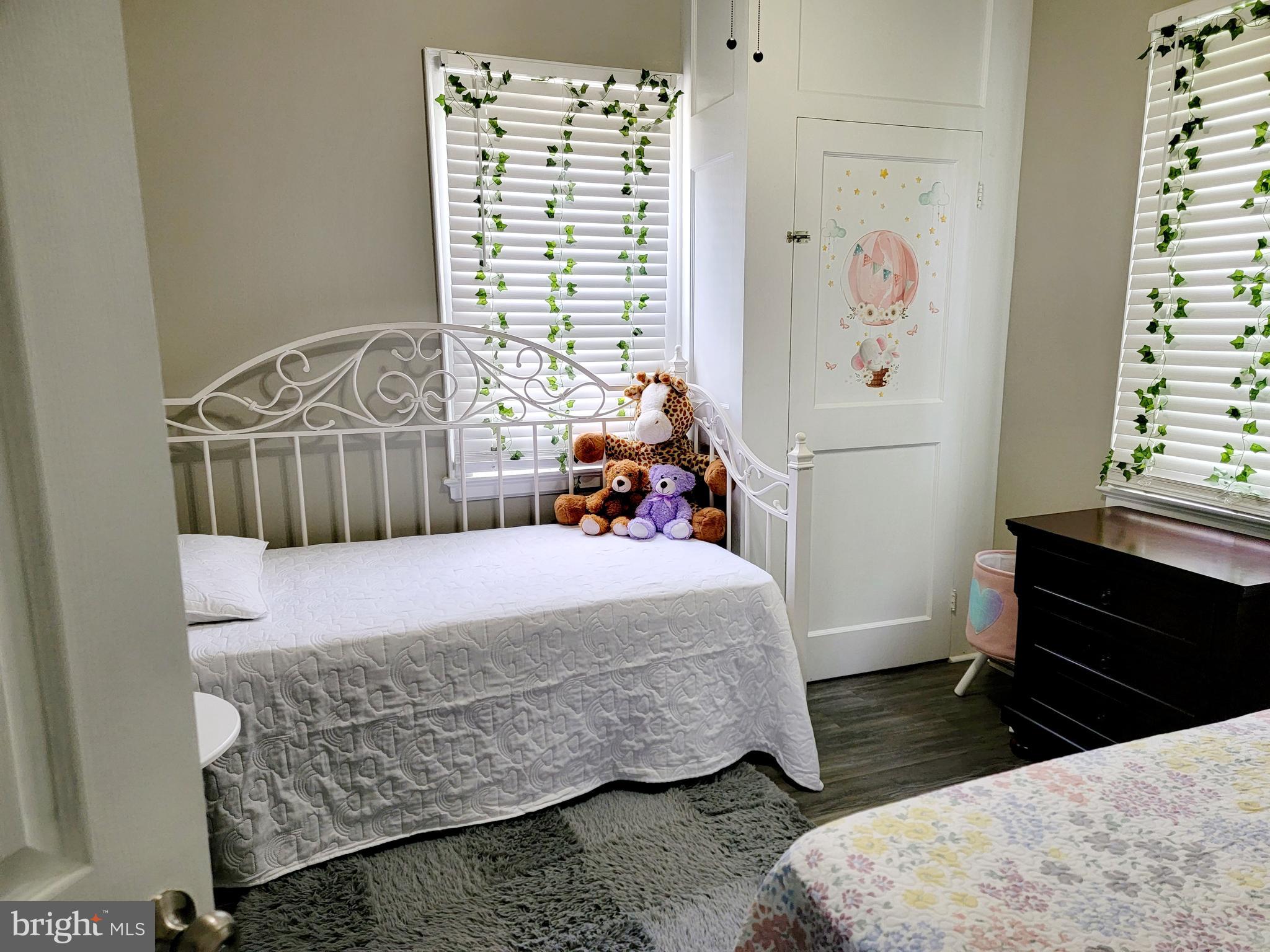 CROWN ESTATES - Residential