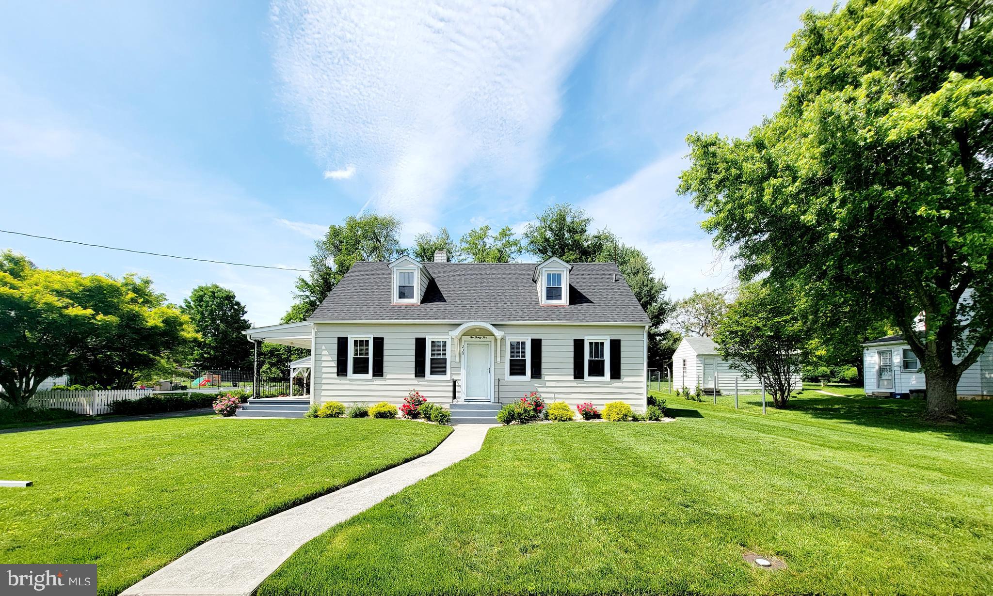 CROWN ESTATES - Residential