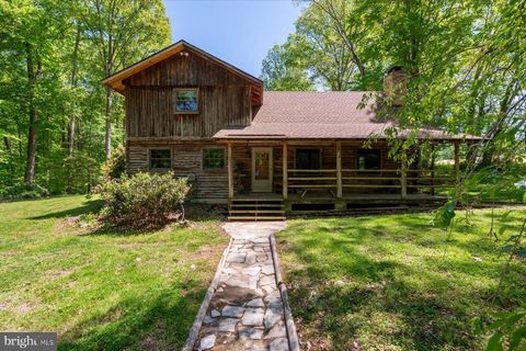 Homes For Sale - 5742 Brooks Woods Road<br/> Anne Arundel County, LOTHIAN, MD 20711
