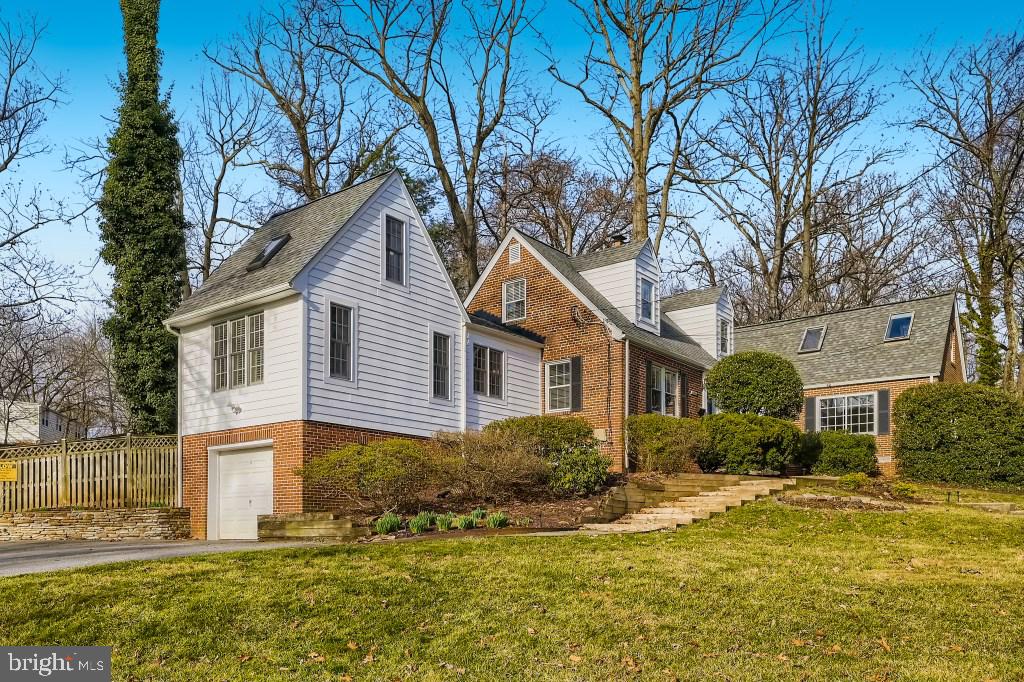 FOUR CORNERS - Residential