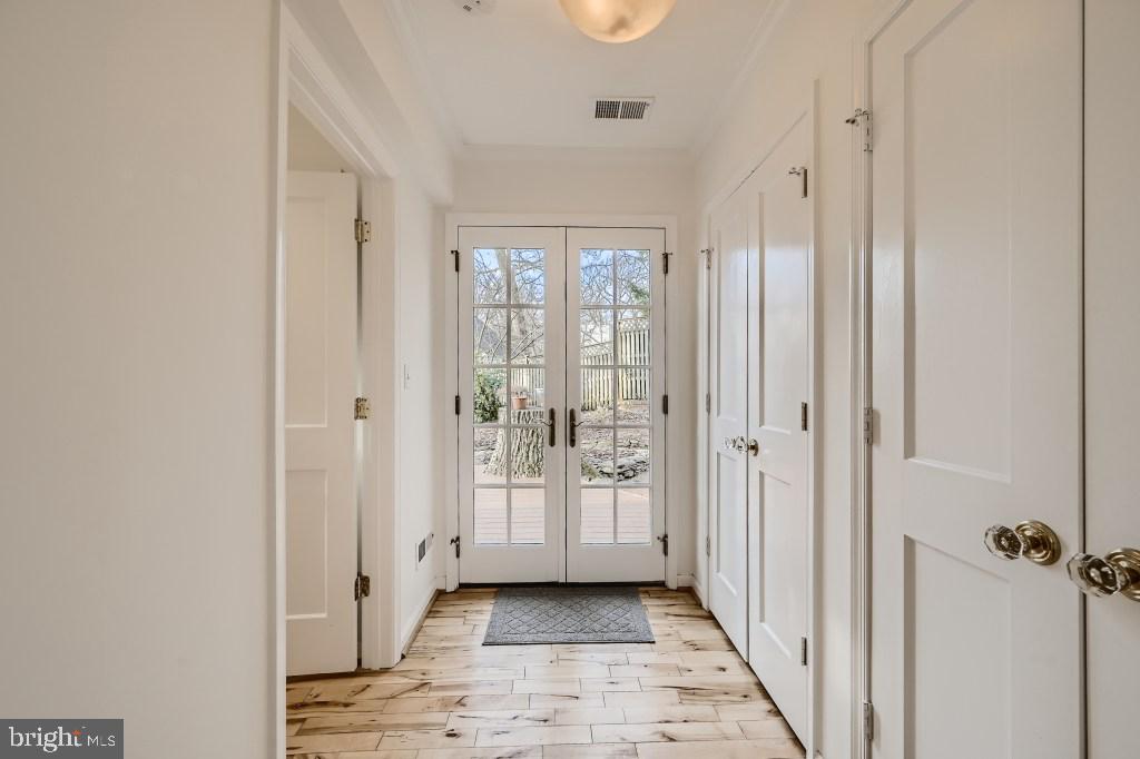 FOUR CORNERS - Residential