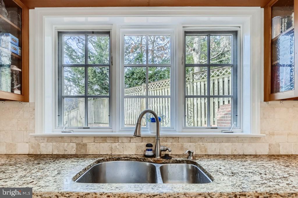 FOUR CORNERS - Residential