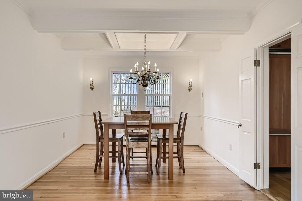 FOUR CORNERS - Residential