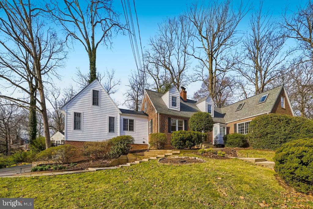 FOUR CORNERS - Residential