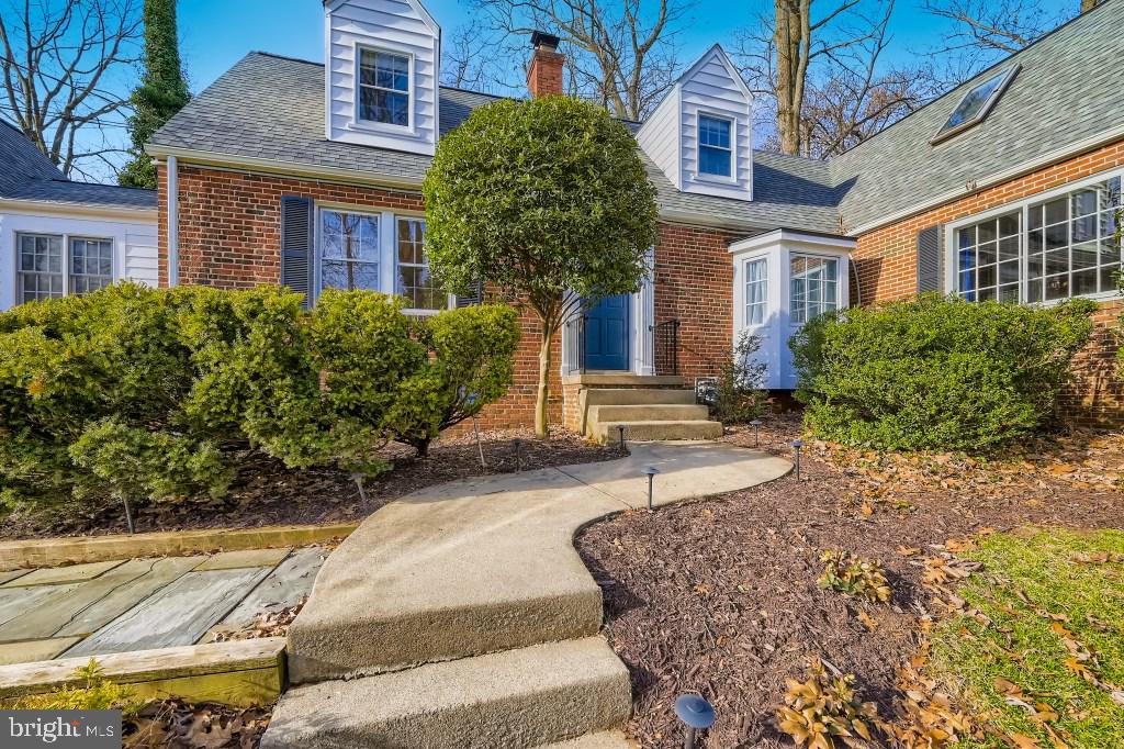 FOUR CORNERS - Residential