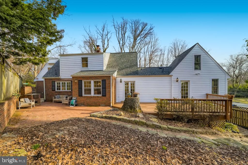 FOUR CORNERS - Residential