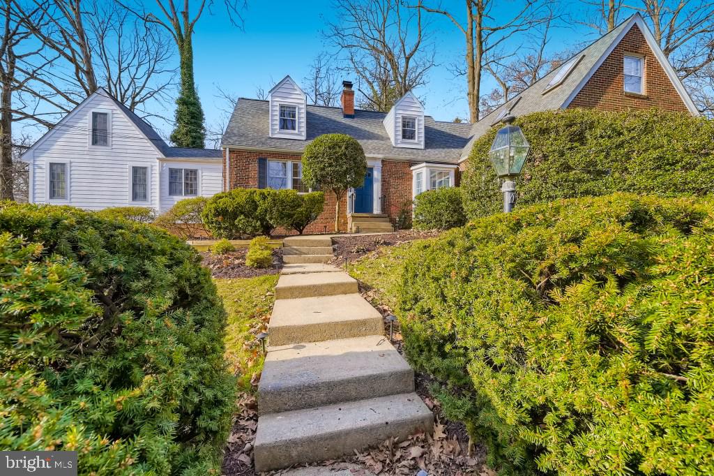 FOUR CORNERS - Residential