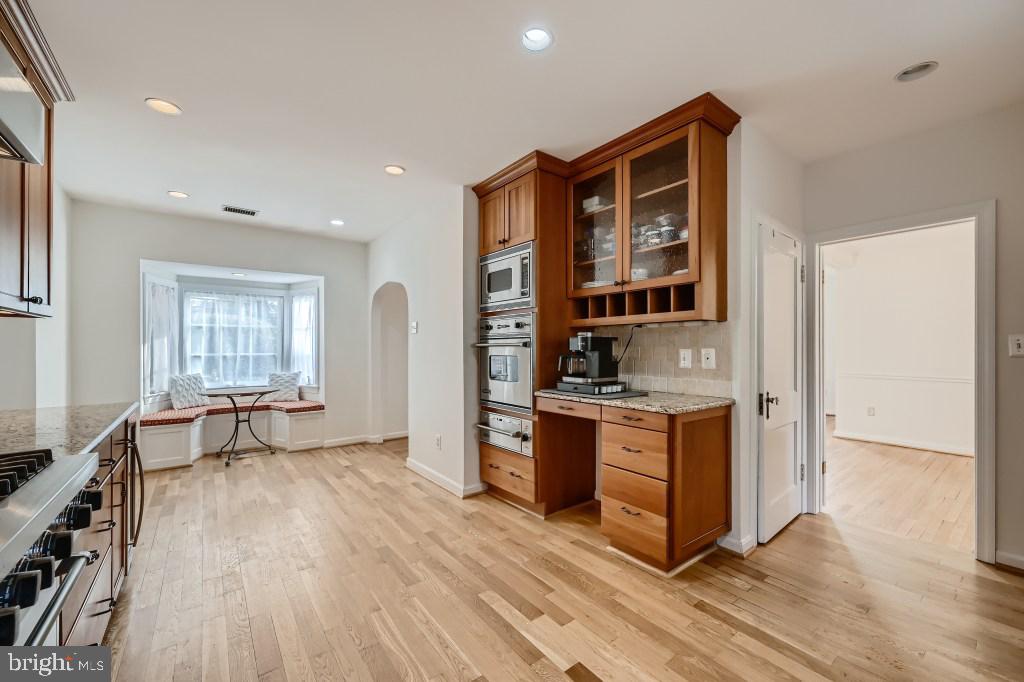 FOUR CORNERS - Residential