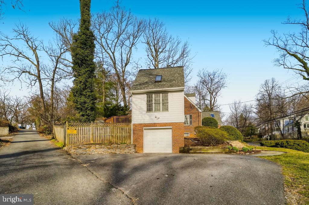 FOUR CORNERS - Residential