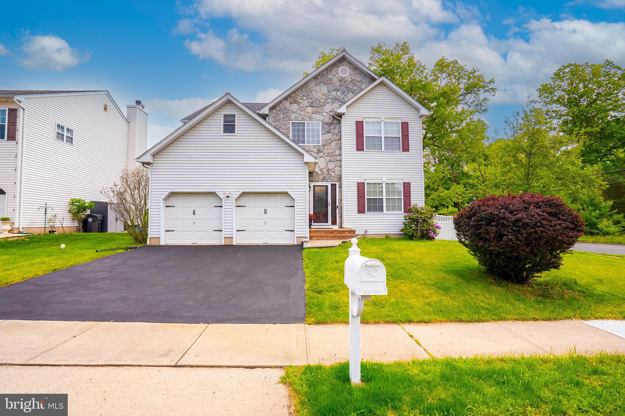 2 DANBERRY LANE