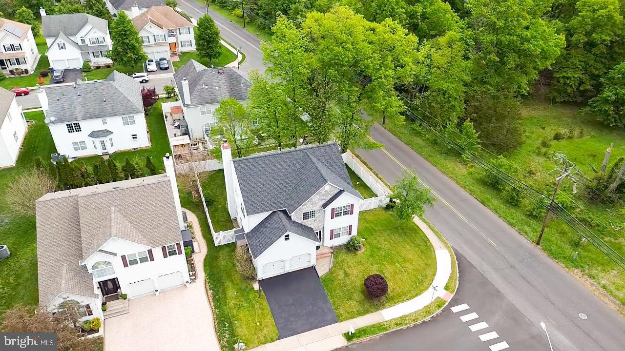 2 DANBERRY LANE