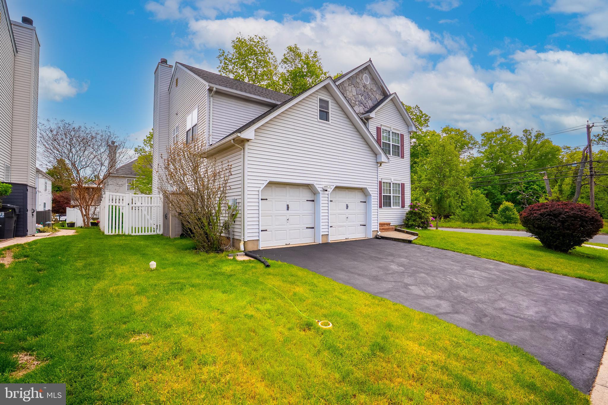 2 DANBERRY LANE