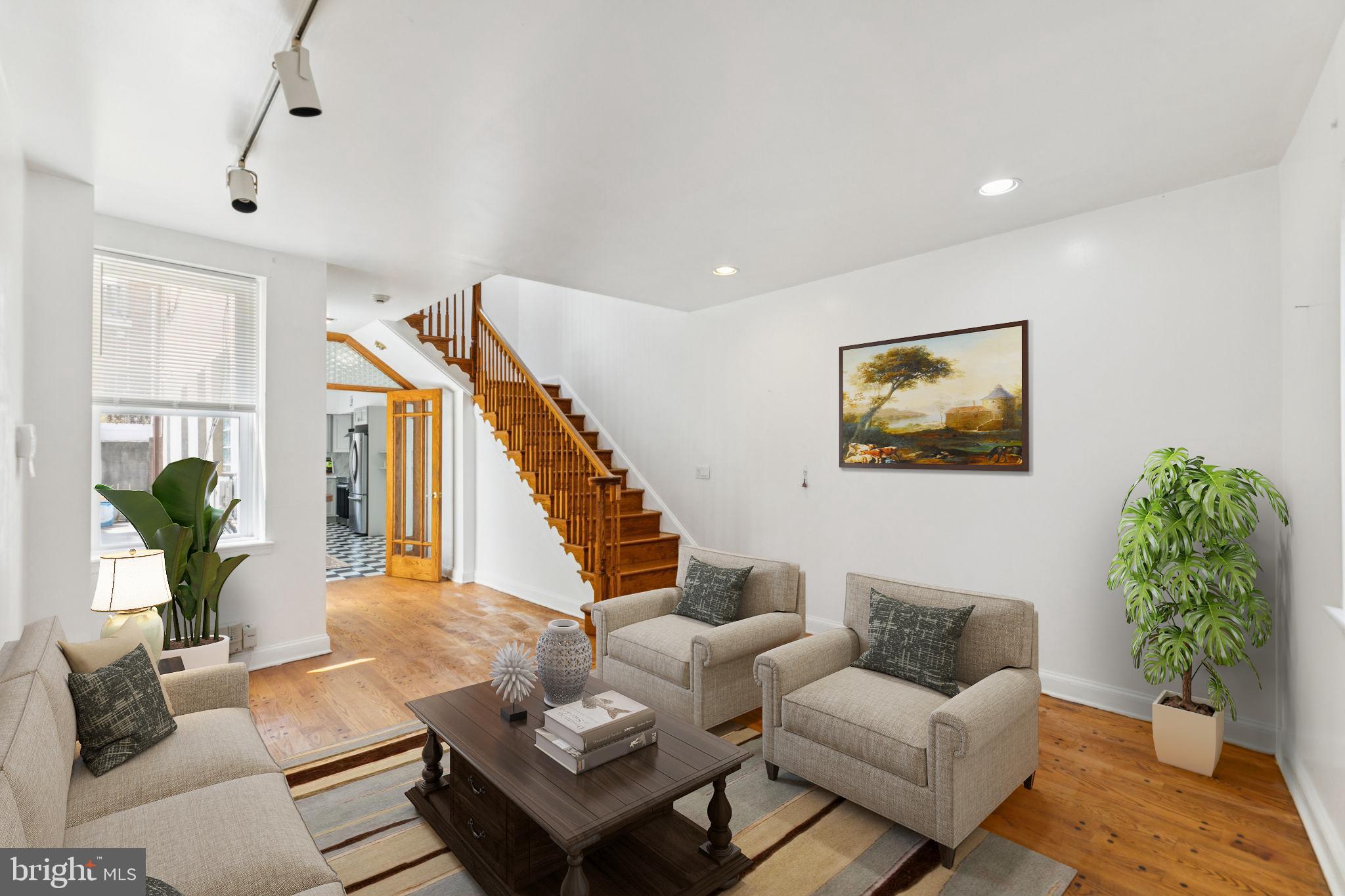 1006 S FRONT STREET